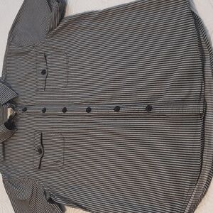 Distillery Apparel men’ short sleeve shirt.Size L.  Regular fit.